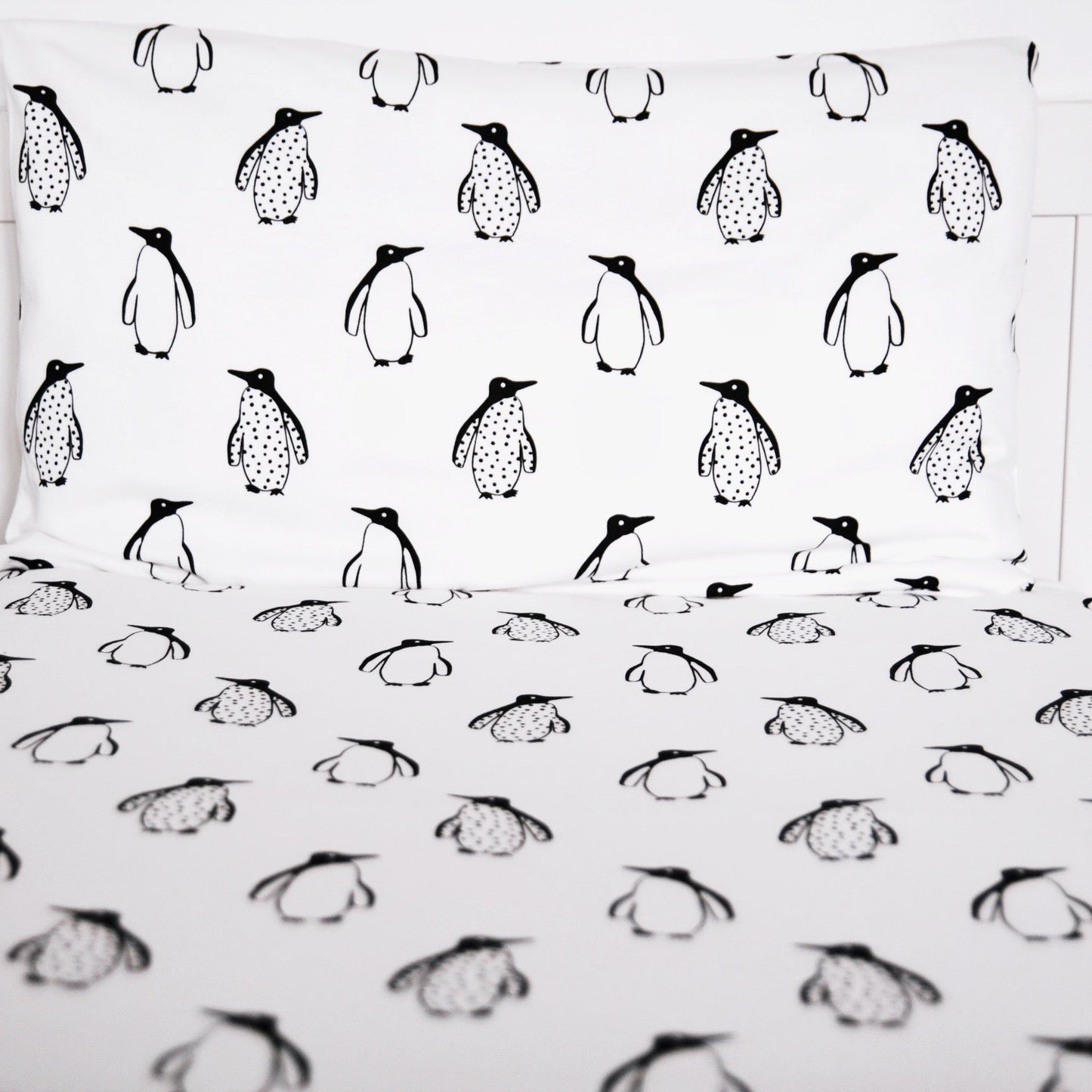 Penguin Cotbed Duvet set - Fred & Noah